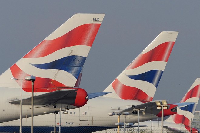 British Airways začasno prekinil prodajo kart za lete s Heathrowa
