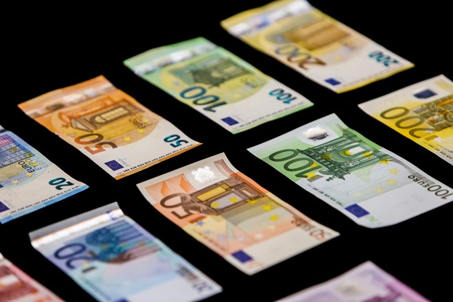 Bankomati Nove KBM ne izplačujejo več bankovcev po 10 evrov