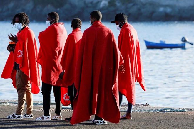 Španska obalna straža ob Kanarskih otokih rešila 193 migrantov