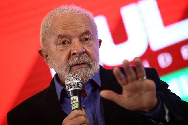 Kandidata za predsednika Brazilije sta še zadnjič pred volitvami izmenjala obtožbe