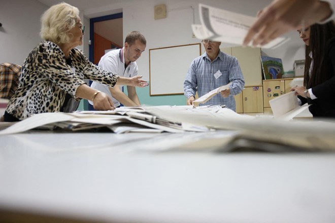 V BiH na več voliščih ponovno štetje glasov, potrjen tudi prvi primer kraje glasov