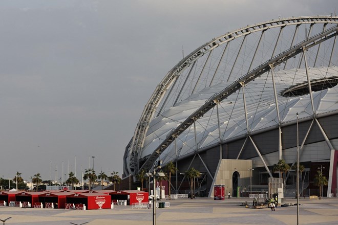 Katar: Popolna prepoved točenja piva okoli stadionov