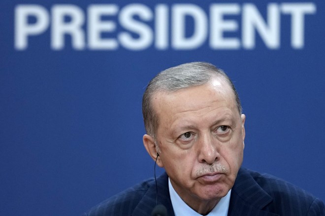 Erdogan napovedal možnost kopenske operacije v Siriji