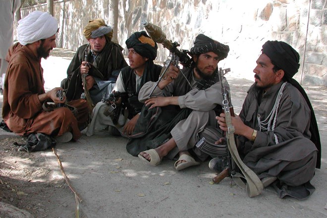 Talibani v Afganistanu izvedli prvo javno usmrtitev po prevzemu oblasti

