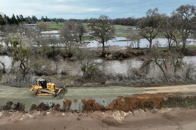 Kaliforniji se po hudih poplavah obetajo nove