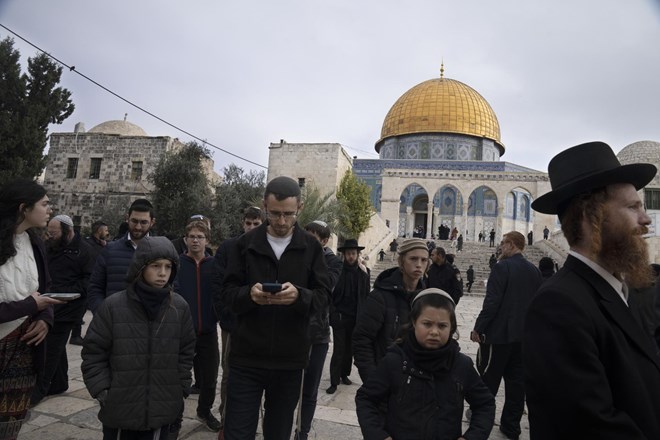 Izraelski skrajni minister Ben-Gvir kljub opozorilom obiskal mošejo Al Aksa