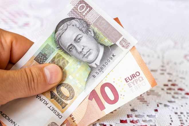Hrvaška vlada zaradi podražitev po uvedbi evra v nadzor cen