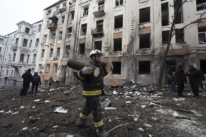 Ukrajinska vojska: V Bahmutu potekajo hudi spopadi