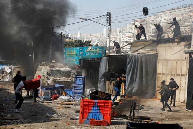 V operaciji izraelskih sil na Zahodnem bregu ubitih več Palestincev

