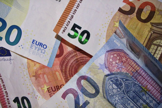 Proračun v prvih dveh mesecih s 108 milijonov evrov presežka


