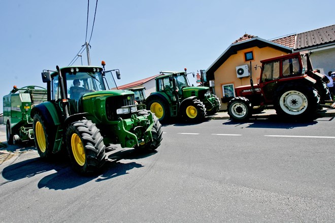 Kmetje bodo jutri protestirali po več krajih po Sloveniji

