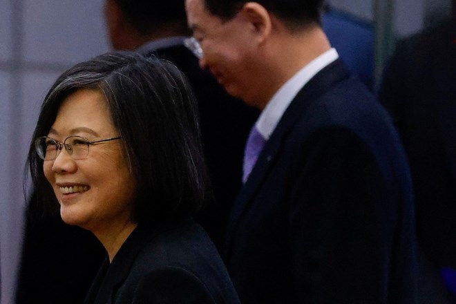 Tajvanska predsednica s postankom v ZDA razburja Peking
