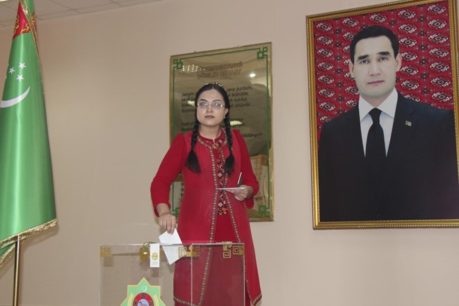 Turkmenistan bo za gradnjo mesta v čast nekdanjemu predsedniku porabil 5 milijard dolarjev

