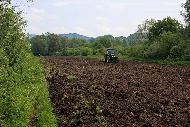 Opozicija in koalicija na različnih bregovih glede razumevanja položaja slovenskega kmetijstva
