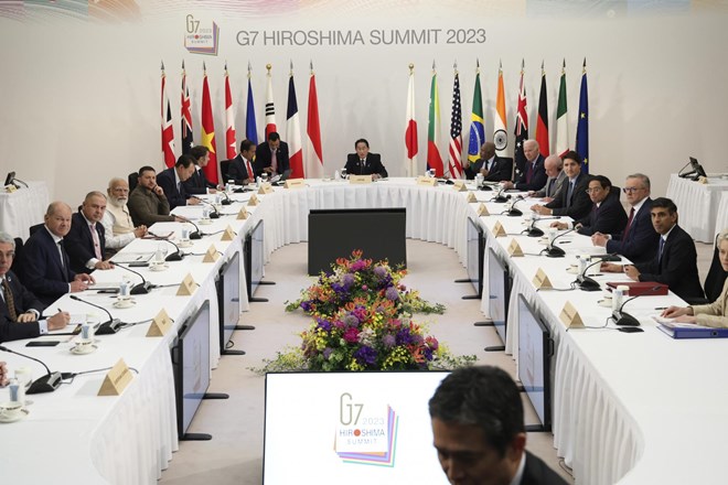 Voditelji G7 ob koncu vrha ponovili podporo Ukrajini
