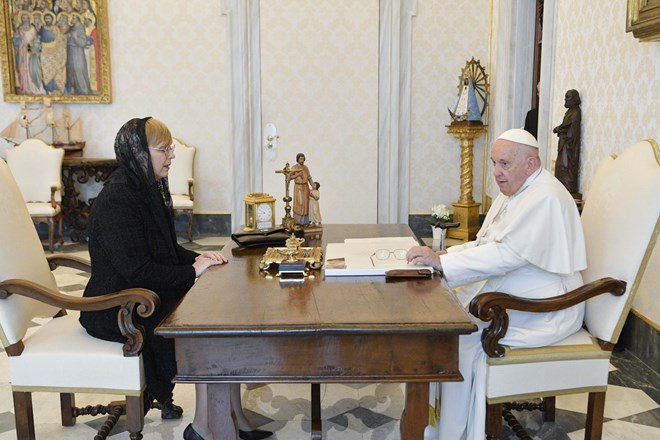 Predsednica Pirc Musar in papež Frančišek za strpen dialog