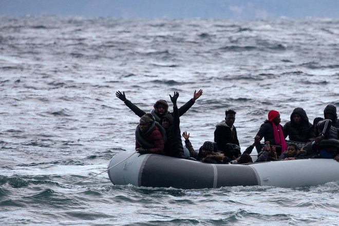 V nesreči čolna z migranti pri Mikonosu tri smrtne žrtve