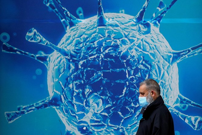 Vodilni kitajski znanstvenik dopušča možnost, da je koronavirus ušel iz laboratorija