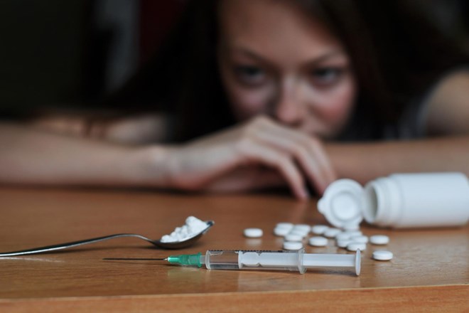 Odbor DZ podprl predlagane ukrepe za zmanjševanje uporabe drog med mladimi