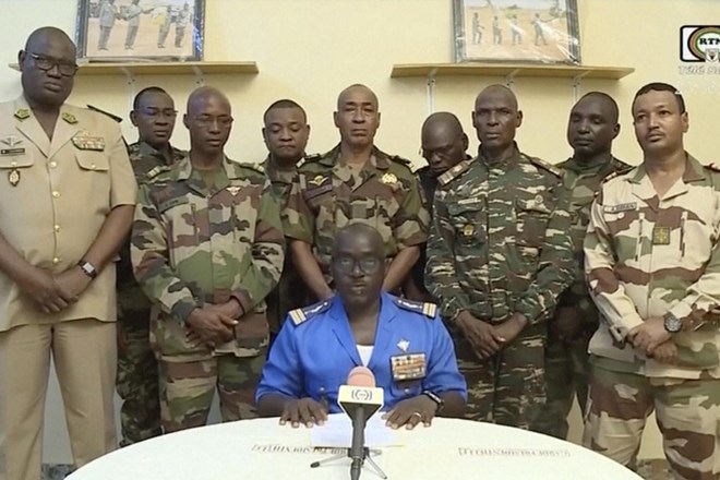 Niger: Prozahodna oblast v primežu vojske