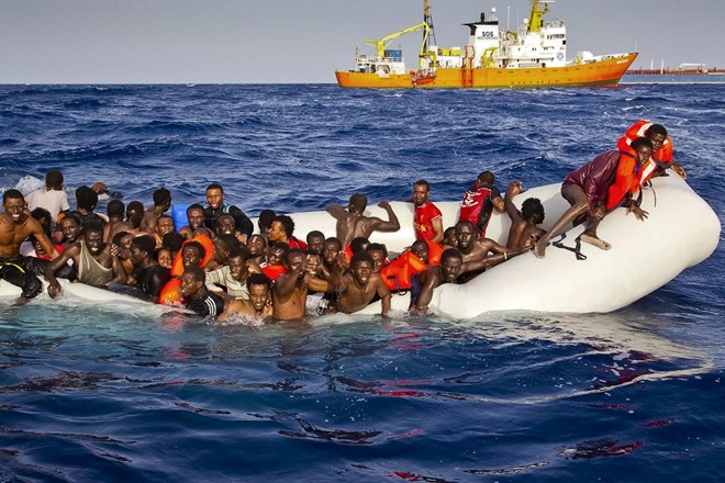 V Sredozemskem morju v 24 urah rešili skoraj 1000 migrantov