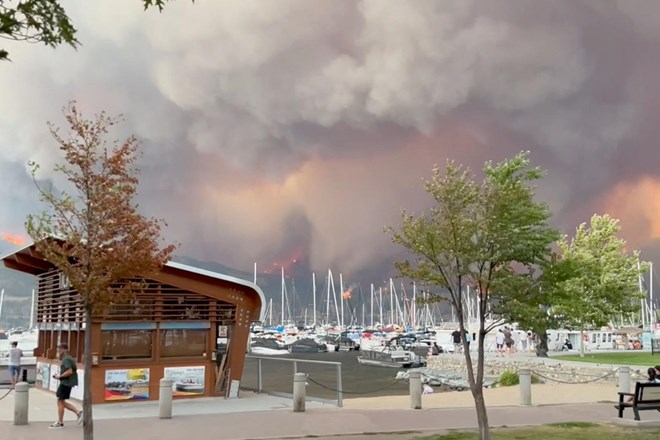 Iz mesta Yellowknife na severu Kanade zaradi požarov evakuirali na tisoče ljudi
