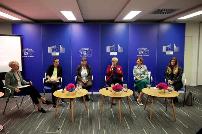 Slovenske političarke na okrogli mizi opozorile, da politika ni le moški svet
