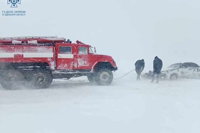Snežno neurje na vzhodu Evrope terjalo najmanj sedem smrtnih žrtev