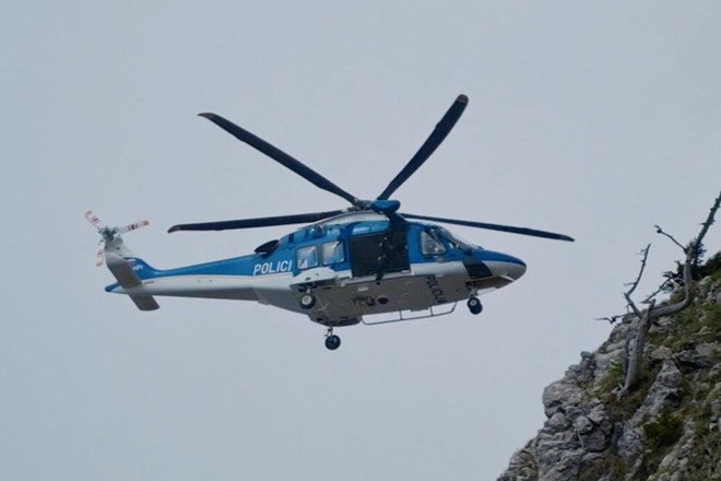 Policijska helikopterska flota pridobila še tretji večnamenski transportni helikopter