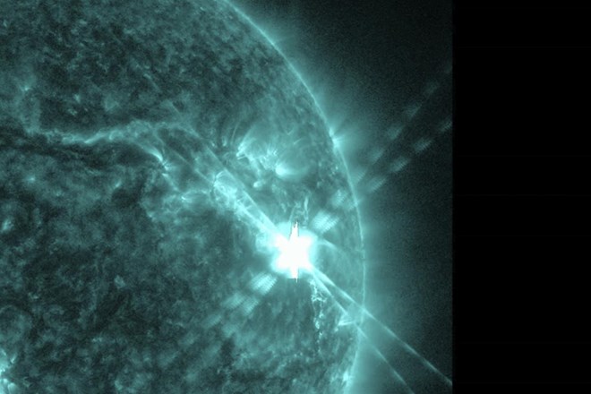 Izbruhi na Soncu sprožili geomagnetne nevihte