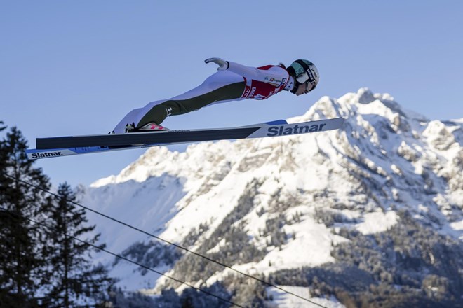 Nika Prevc s petim mestom v Oberstdorfu osvojila novoletno turnejo smučarskih skakalk