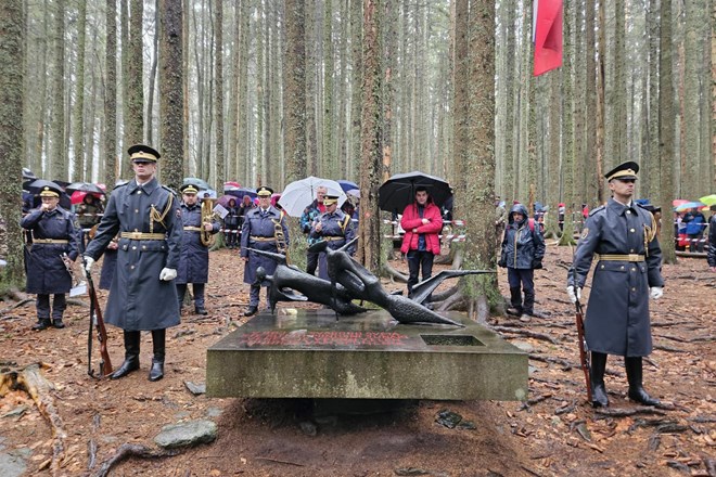 Osankarica: Spomin na Pohorski bataljon je vsestranski opomin na grozote vojne