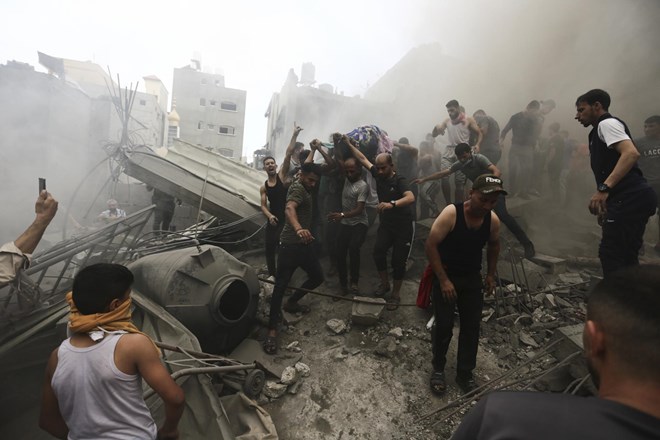 Netanjahujev svetovalec vojno v Gazi primerjal z maratonom