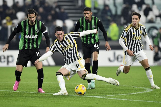 Juventus razliko za Interjem zmanjšal na dve točki