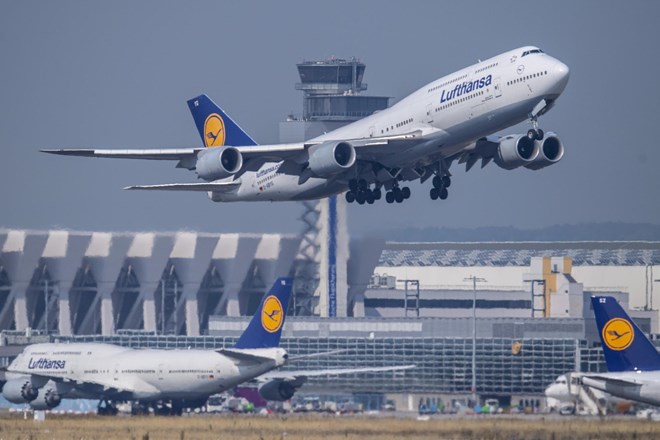 Frankfurtsko letališče opozarja na odpovedi zaradi napovedanega zimskega neurja