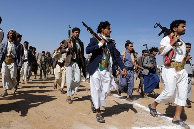 Jemenski hutijevci izvedli nov napad na ameriško vojaško ladjo