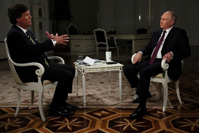 #odziv Poljaki v Putinovem intervjuju s Tuckerjem Carlsonom našteli deset laži