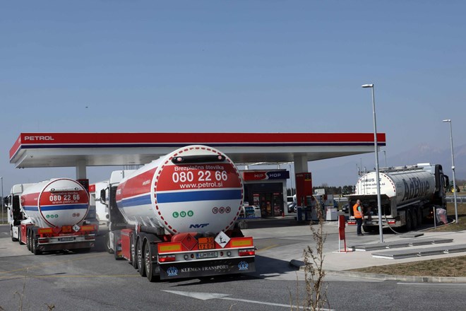 Liter 95-oktanskega bencina jutri dražji za 4,6 centa, liter dizla pa za 2,5 centa