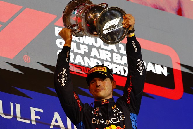Verstappen nadaljeval, kjer je končal prejšnjo sezono - na vrhu