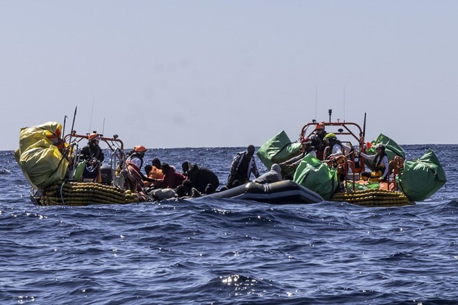 V nesreči čolna z migranti v Egejskem morju najmanj 20 mrtvih