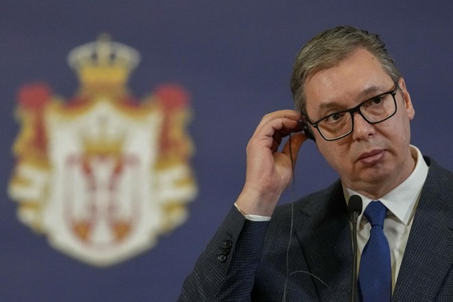 Vučić za mandatarja nove vlade predlagal predsednika SNS Vučevića