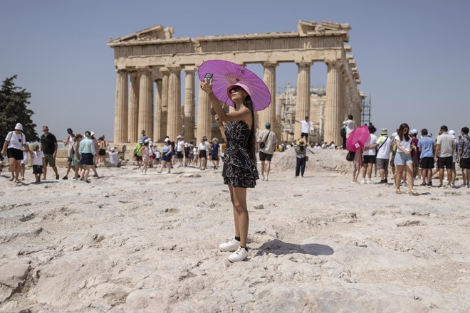 Vročinski val zajel Grčijo, blizu Aten že več kot 30 stopinj Celzija