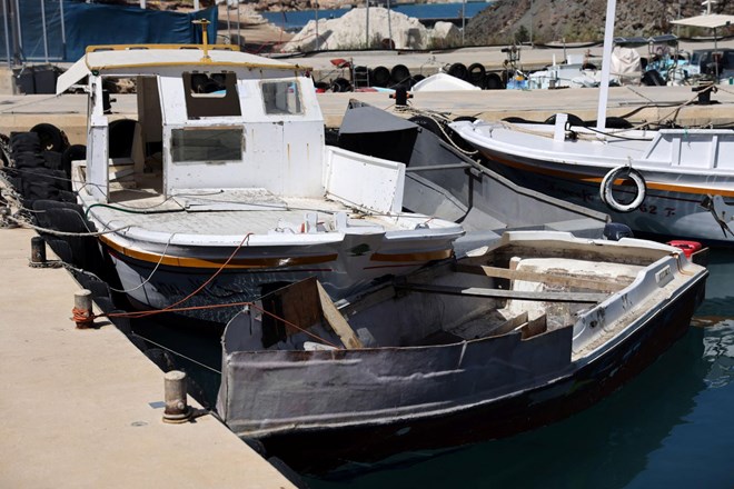 Po brodolomu čolna pred obalo Portugalske pogrešajo štiri ljudi