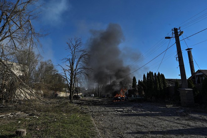 V topniških napadih na jugu Ukrajine več mrtvih