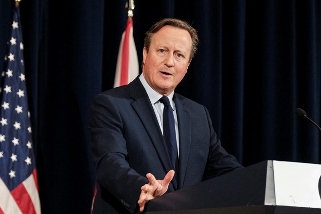 Velika Britanija: Bivši diplomati kritizirajo “elitistično” zunanje ministrstvo