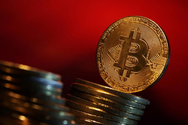Bitcon v primerjavi z alternativnimi kriptovalutami pridobiva