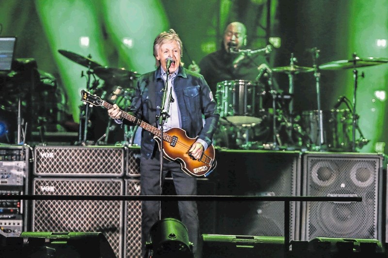 Paul McCartney končal turnejo, Mick Jagger jo je zaradi bolezni preložil
