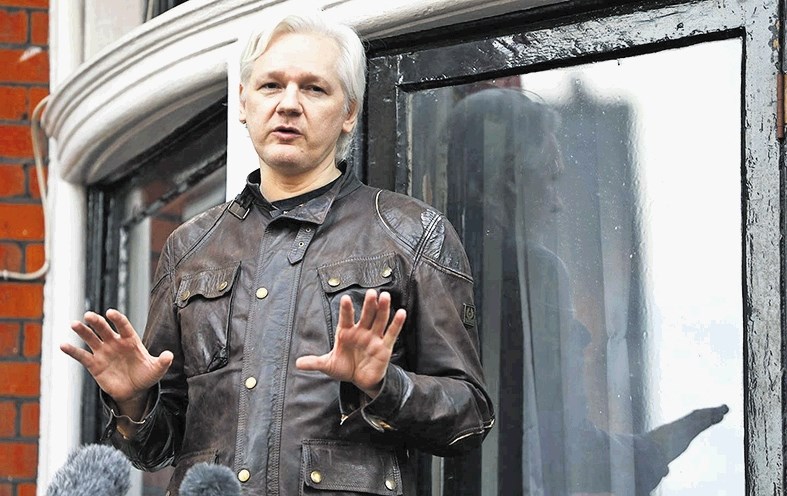 Slovenski center PEN v podporo Assangeu