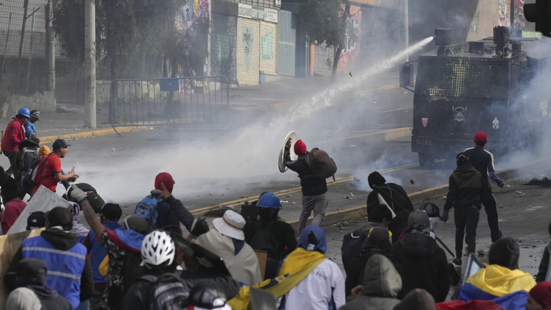 Zaostrovanje v Ekvadorju, umrli še trije protestniki