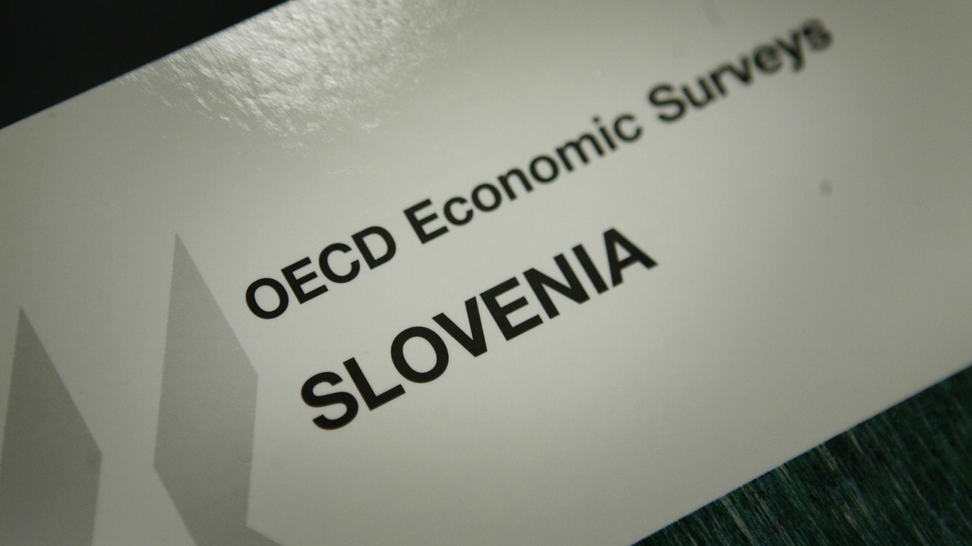 OECD Sloveniji priporoča ciljano brzdanje inflacije in izvedbo reform